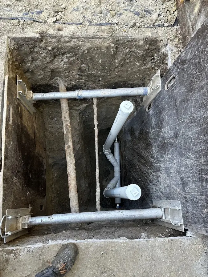 Experienced plumber completing Drain Cleaning work in Melrose Park
